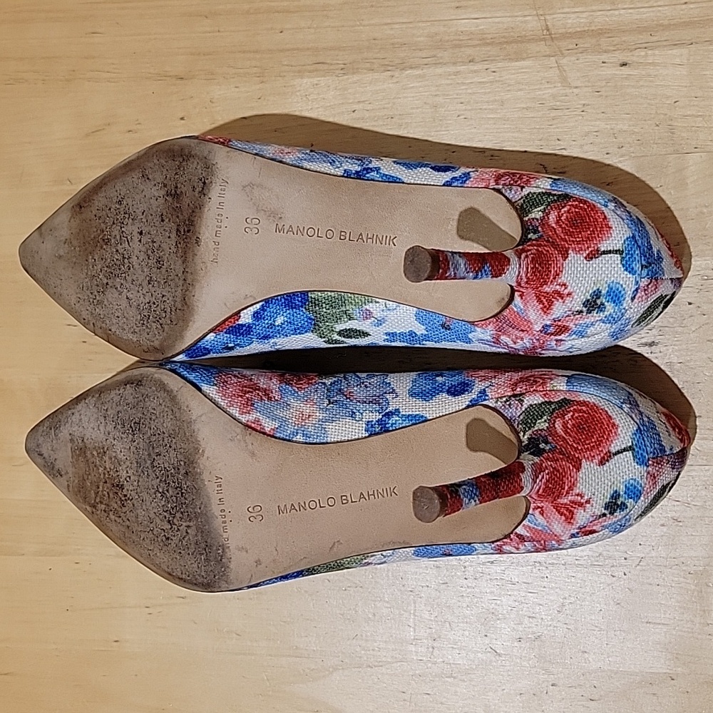 Manolo Blahnik Pointed Toe Floral Canvas Pumps - Picture 11 of 14